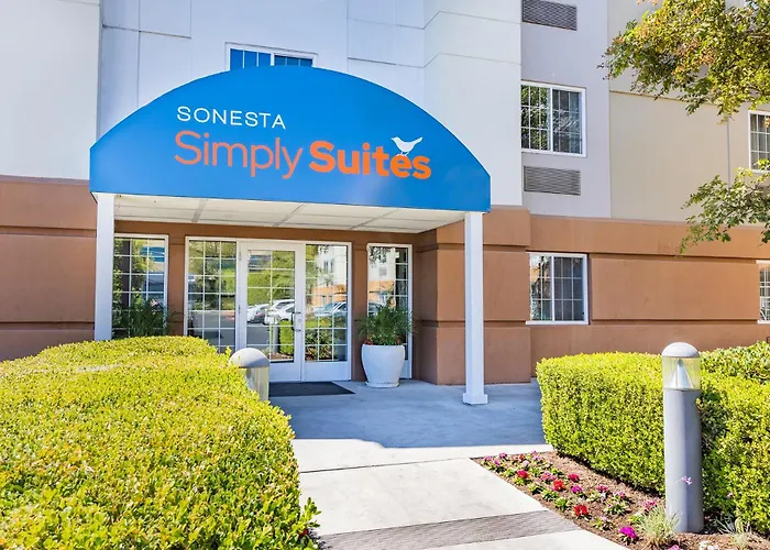 Sonesta Simply Suites Lansing